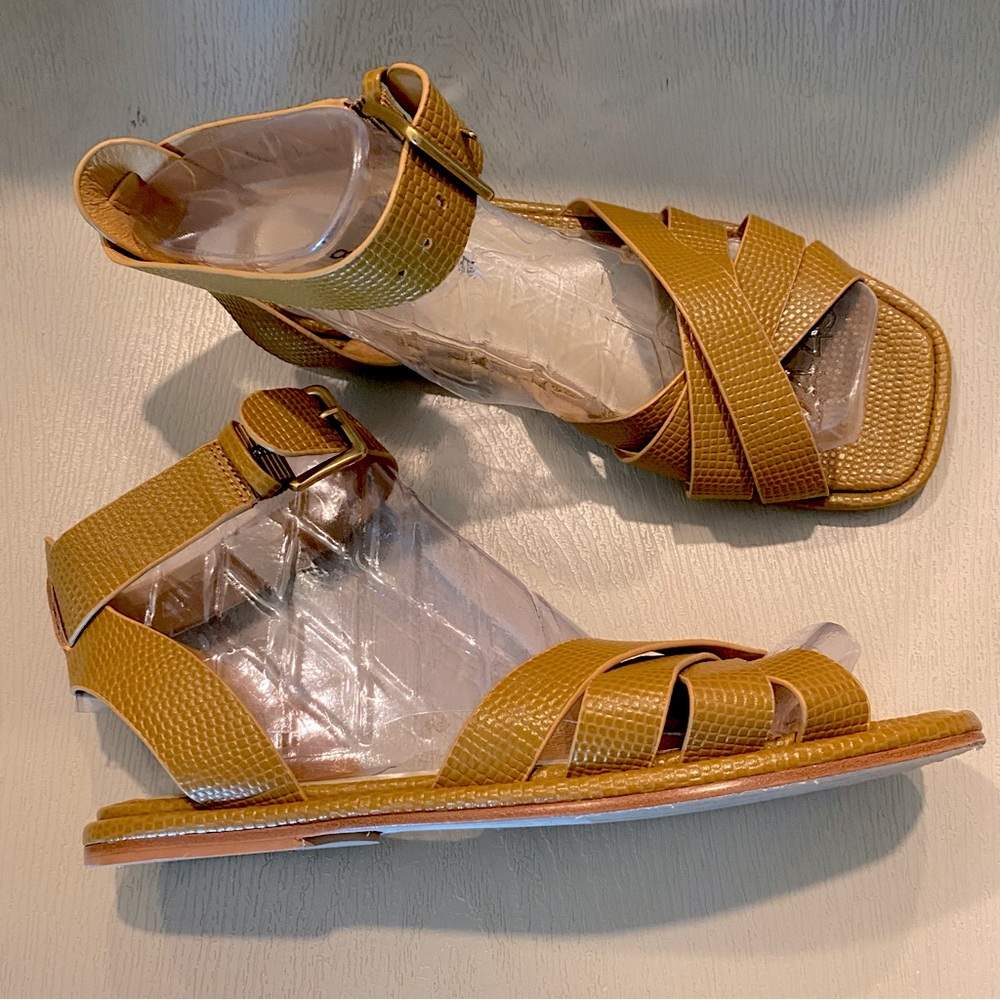 Charlotte Stone Melina ankle strap memory foam Leather Sandals in Bamboo Size 9